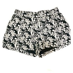 Uniqlo Elastic Waistband High Waisted Shorts | M
